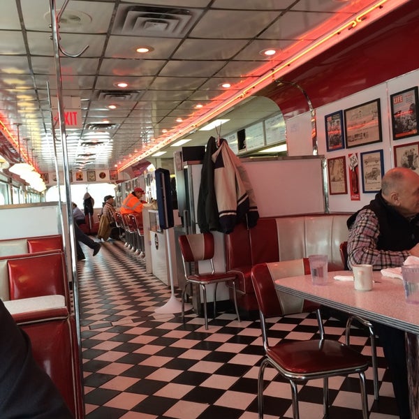 4/16/2014にAmanda N.がKroll&#39;s Dinerで撮った写真