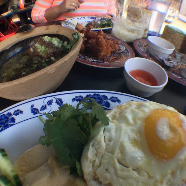 Photo taken at Hawker Fare by Emily L. on 4/30/2015