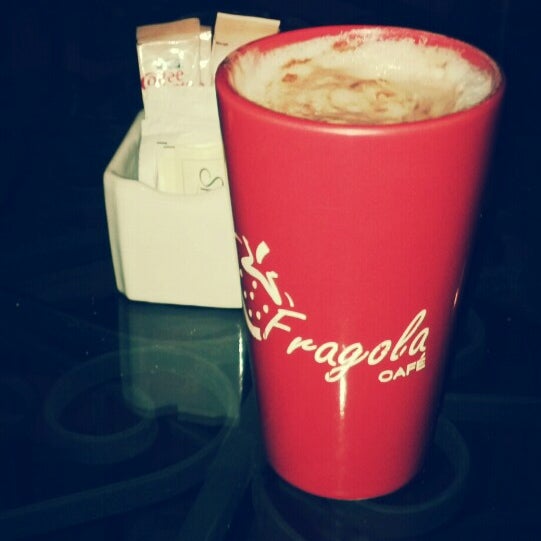 11/14/2013 tarihinde Marissa C.ziyaretçi tarafından Fragola Café'de çekilen fotoğraf
