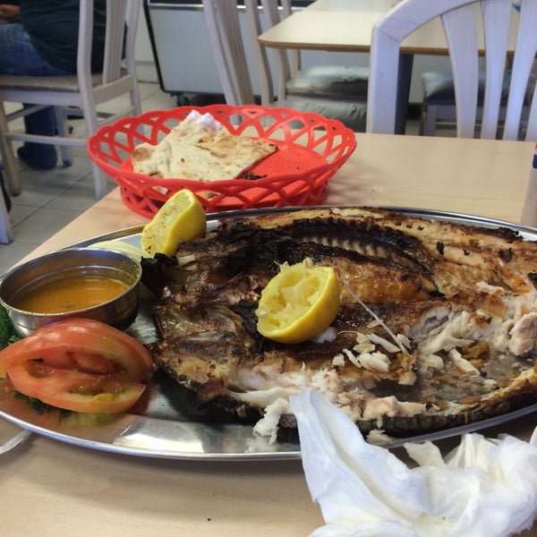Das Foto wurde bei Nahrain Fish &amp; Chicken Grill von Abdulsd am 3/25/2014 aufgenommen