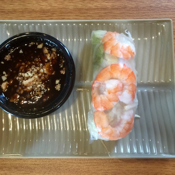 Das Foto wurde bei Kim Phung Restaurant - North Lamar von Monserrat P. am 8/16/2015 aufgenommen