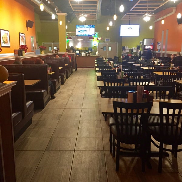 2/13/2015 tarihinde Monserrat P.ziyaretçi tarafından Kim Phung Restaurant - North Lamar'de çekilen fotoğraf