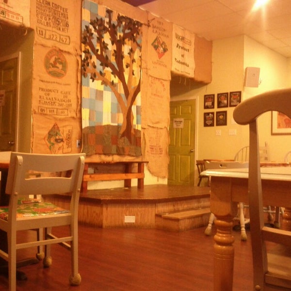 Foto tirada no(a) Treehouse Coffee Shop por Abhi B. em 4/10/2013