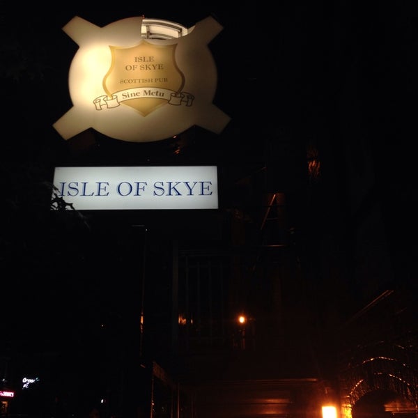 รูปภาพถ่ายที่ Isle Of Skye โดย Chloe K. เมื่อ 9/11/2014