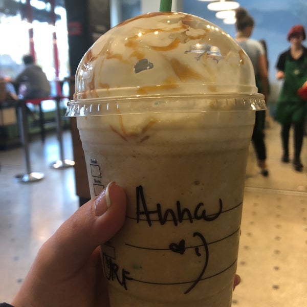 10/18/2019 tarihinde Anna V.ziyaretçi tarafından Starbucks'de çekilen fotoğraf