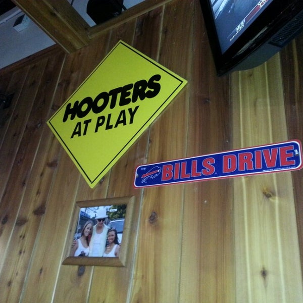 Photo taken at Hooters by Wookie on 6/7/2013