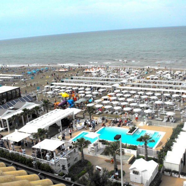 Das Foto wurde bei La Spiaggia Del Cuore 110 von La Spiaggia Del Cuore 110 am 3/18/2015 aufgenommen