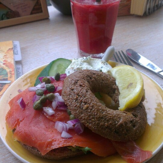Photo taken at Bagels &amp; Beans by Luuk G. on 3/9/2013