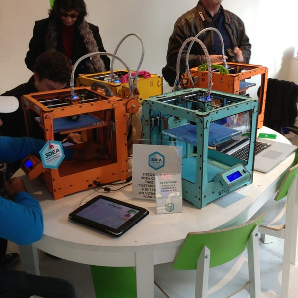 12/23/2012 tarihinde Paul T.ziyaretçi tarafından 3DEA: 3D Printing Pop Up Store'de çekilen fotoğraf