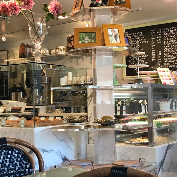 7/1/2017에 Lynn C.님이 La Provence Patisserie &amp; Cafe에서 찍은 사진