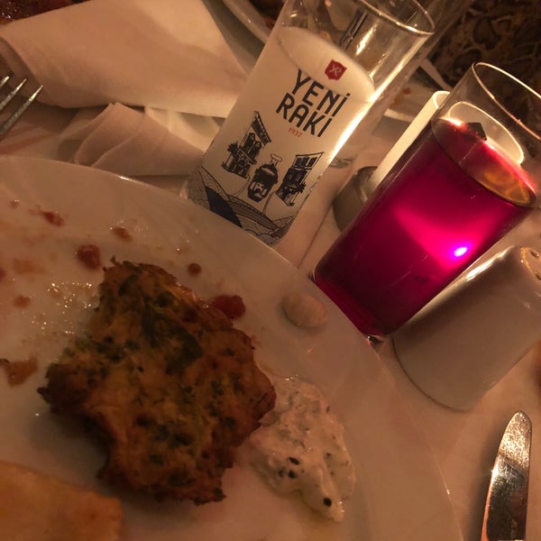 Photo prise au Zarifi Restaurant par Fatoş A. le6/15/2019