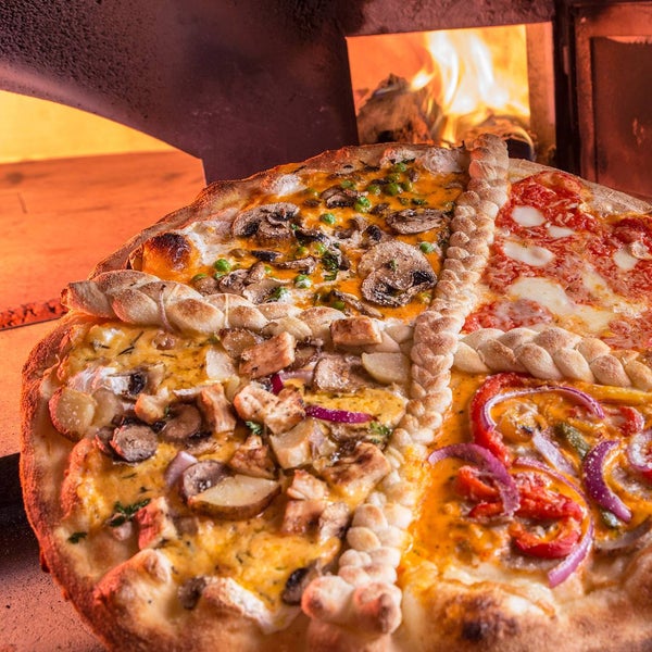 Снимок сделан в The Original Goodfella&#39;s Brick Oven Pizza пользователем The Original Goodfella&#39;s Brick Oven Pizza 12/11/2014