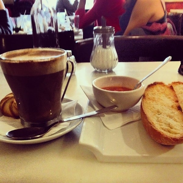 1/28/2014 tarihinde Raimundo L.ziyaretçi tarafından Café Pepe Botella'de çekilen fotoğraf
