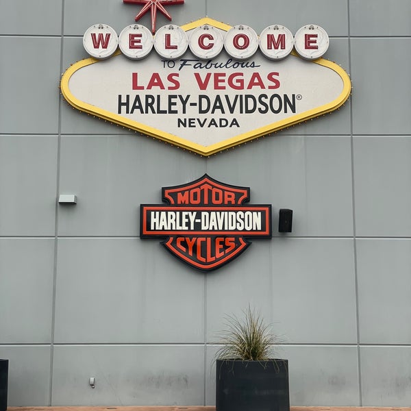 Foto diambil di Las Vegas Harley-Davidson oleh Thomas K. pada 1/14/2023