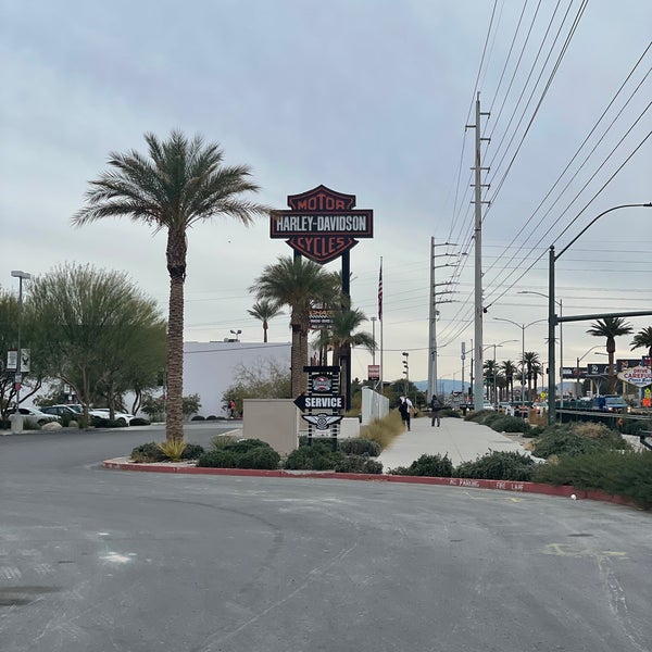 รูปภาพถ่ายที่ Las Vegas Harley-Davidson โดย Thomas K. เมื่อ 1/14/2023
