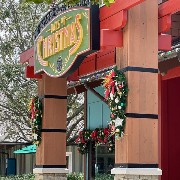 Disney's Days of Christmas Christmas Market