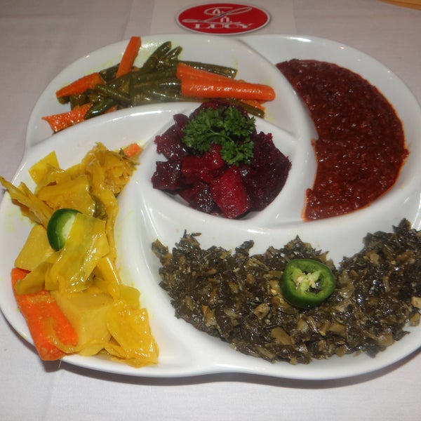 9/27/2013にLucy Ethiopian Restaurant &amp; LoungeがLucy Ethiopian Restaurant &amp; Loungeで撮った写真