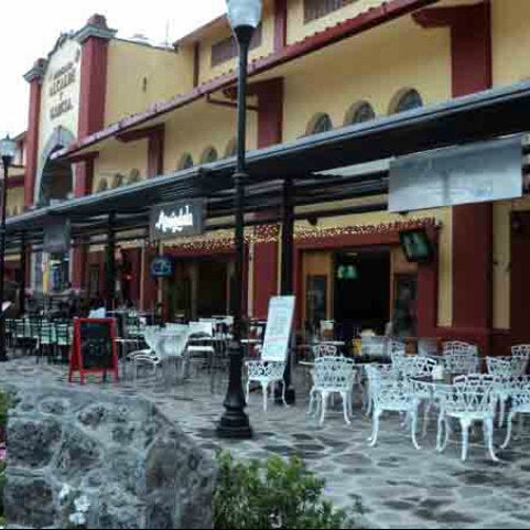 5/18/2013 tarihinde La Guagua c.ziyaretçi tarafından Plaza Gastronómica San José'de çekilen fotoğraf