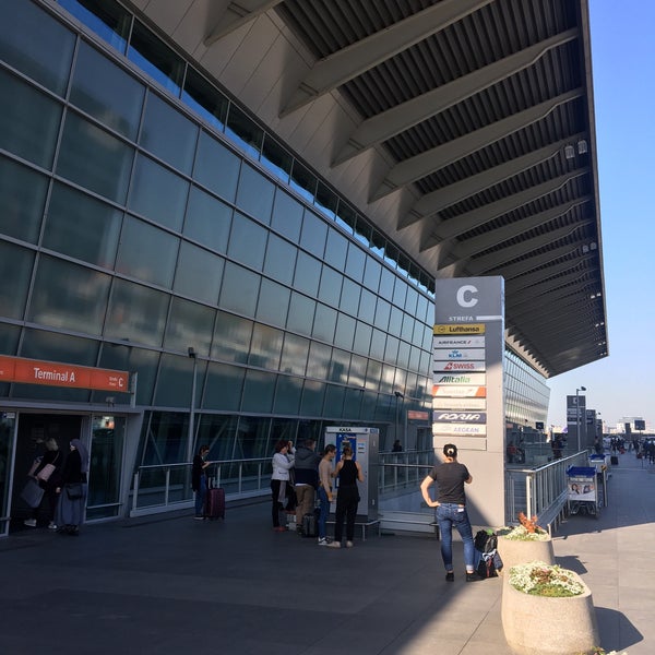 Foto scattata a Aeroporto di Varsavia-Chopin (WAW) da ha r. il 10/14/2019