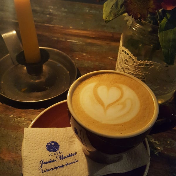 1/5/2017 tarihinde Liany B.ziyaretçi tarafından Café Jesús Martín'de çekilen fotoğraf