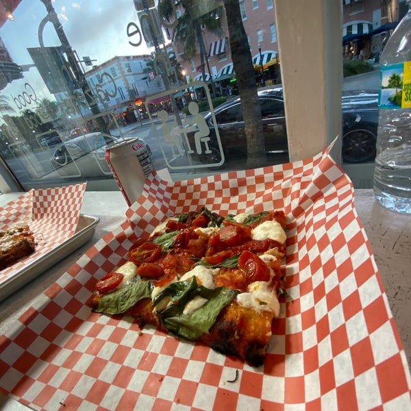 Best pizza in Miami Beach! “Burrata” is my favorite ❤️