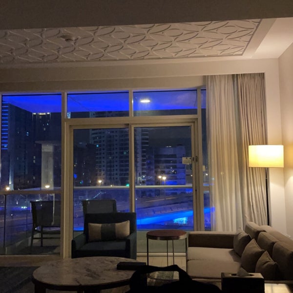 Foto scattata a DoubleTree by Hilton Dubai - Jumeirah Beach da MA. il 8/30/2022