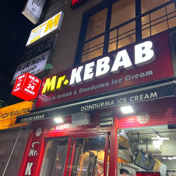 Foto diambil di Mr. Kebab Itaewon Halal Food oleh 살코 pada 12/7/2023