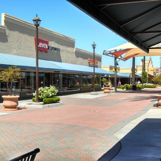 Photo taken at Lake Elsinore Outlets by Joe on 7/29/2013