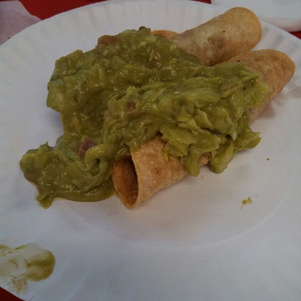Foto tomada en Pepe&#39;s Finest Mexican Food  por Joe el 5/11/2014