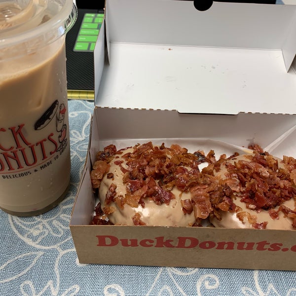 Foto scattata a Duck Donuts da Natasha il 6/1/2019