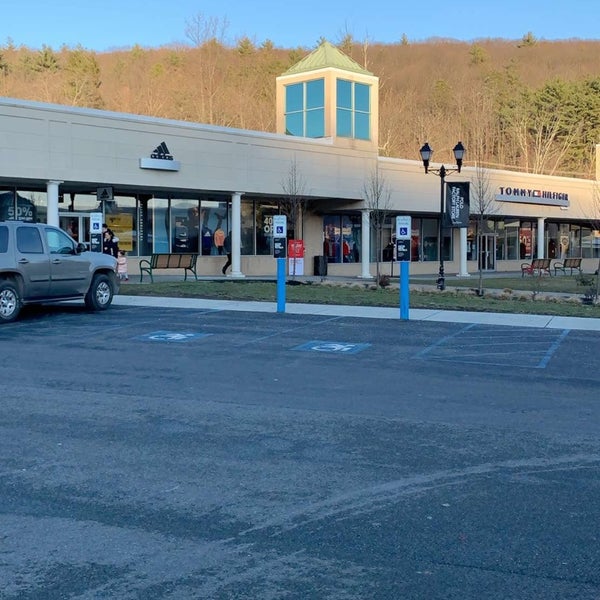 Crossings premium outlets hours for thanksgiving