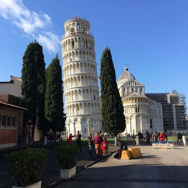 Foto tirada no(a) Piazza del Duomo (Piazza dei Miracoli) por Arina em 1/10/2020