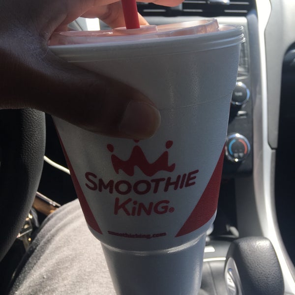 Photo taken at Smoothie King by Bruce B. on 3/21/2017