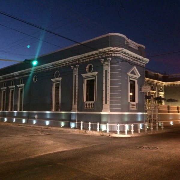 Photo taken at Casa Azul Hotel Monumento Historico by Paty B. on 2/20/2014