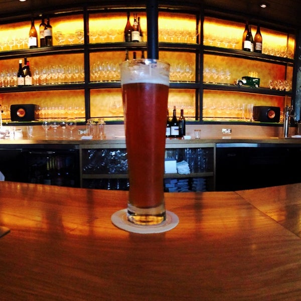 รูปภาพถ่ายที่ Cadet Wine &amp; Beer Bar โดย AustinPixels เมื่อ 5/24/2015