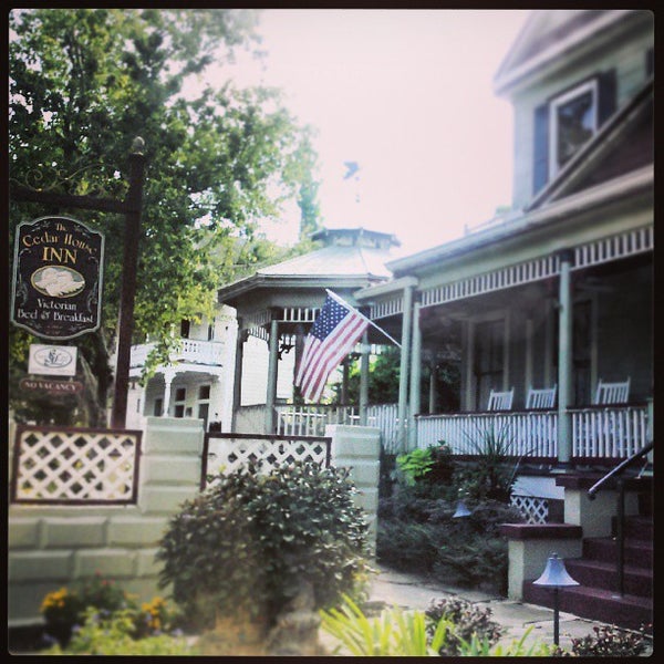 Cedar House Inn Lincolnville 4 tips