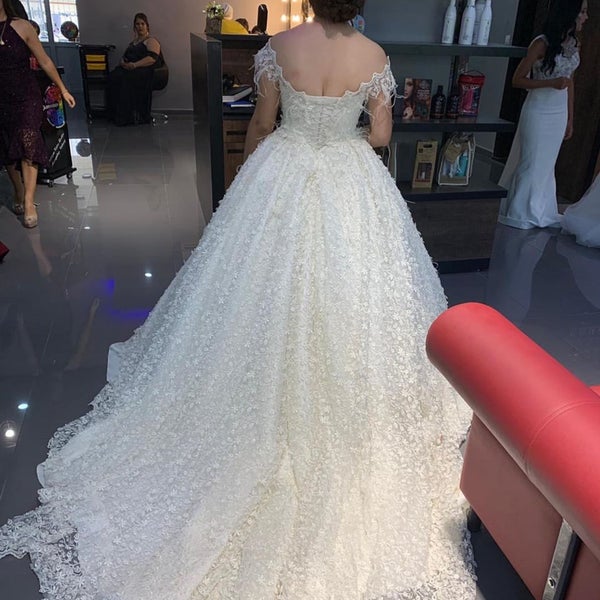 Arzum Moda Evi Gelinlik Magazasi