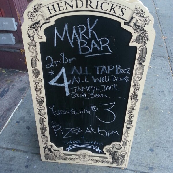 10/25/2013 tarihinde Tom S.ziyaretçi tarafından Mark Bar'de çekilen fotoğraf