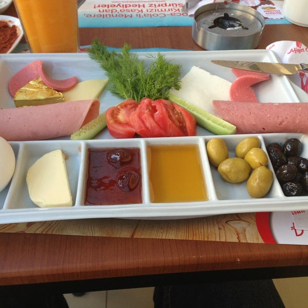 Şenöz Cafe & Patisserie Kafe