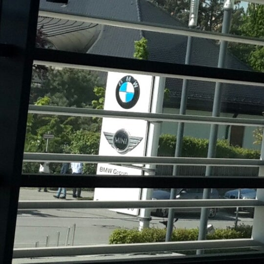 Foto tirada no(a) BMW Group Informationstechnologiezentrum (ITZ) por Sasha M. em 5/5/2014