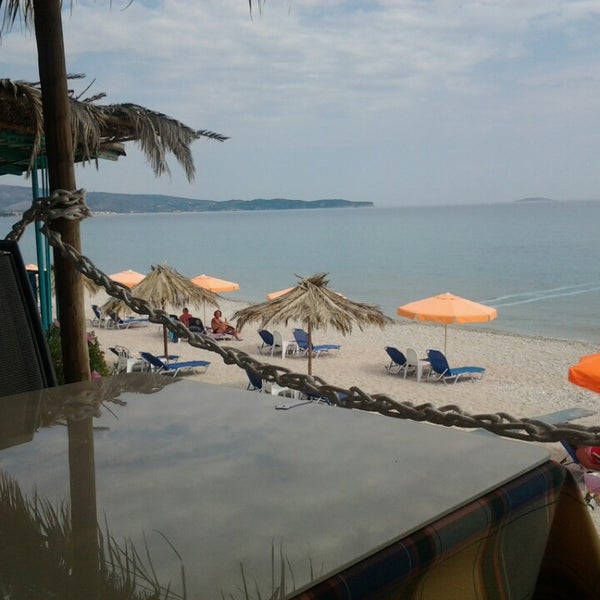 Das Foto wurde bei Stelakis Beach von Panos K. am 6/11/2014 aufgenommen