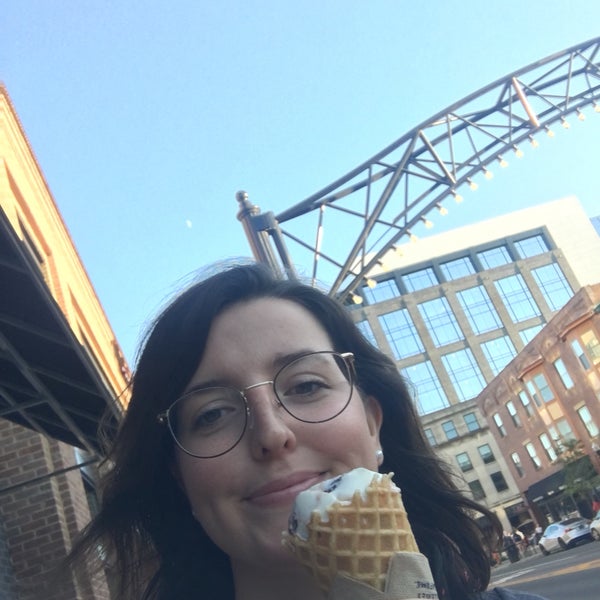 Photo taken at Jeni&#39;s Splendid Ice Creams by Abby V. on 9/5/2019