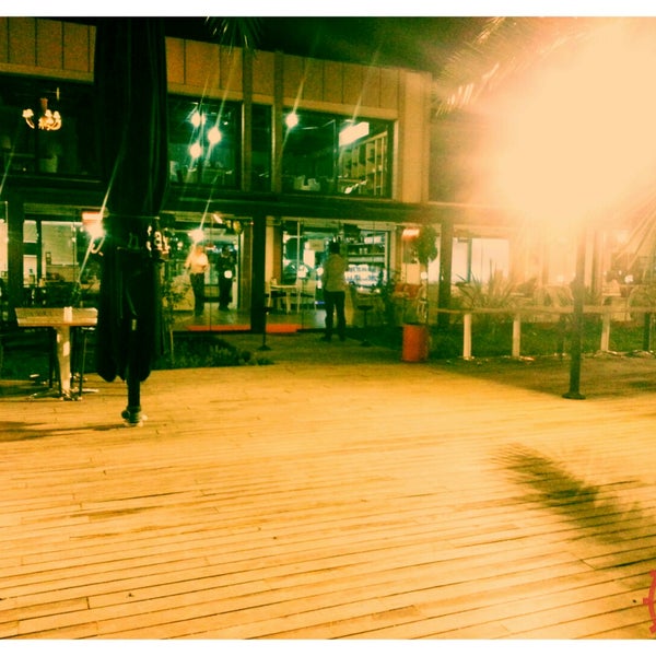รูปภาพถ่ายที่ Banjo Cafe&amp;Restaurant โดย Erdem K. เมื่อ 11/8/2014