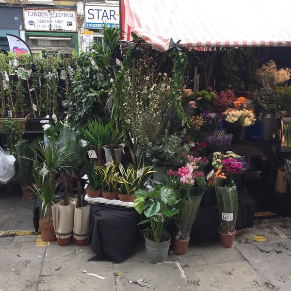 Das Foto wurde bei Chatsworth Road Market von Sinead D. am 3/19/2017 aufgenommen