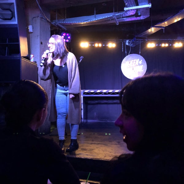 Photo taken at Queen of Hoxton by Sinead D. on 3/20/2018