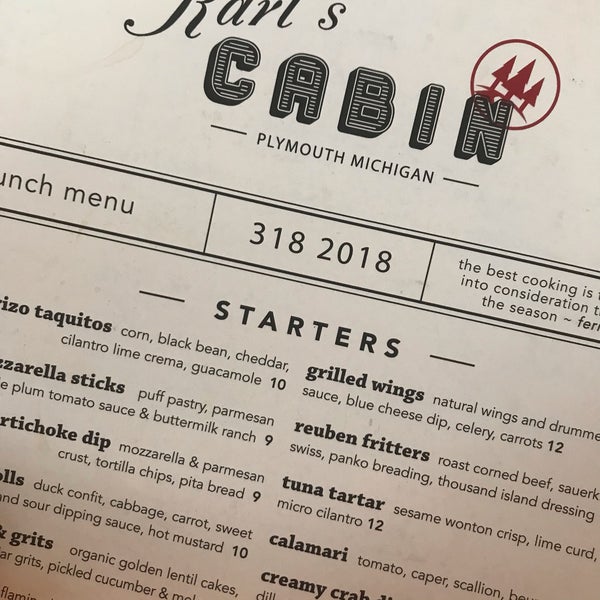 Photo prise au Karl&#39;s Cabin Restaurant &amp; Banquets in Plymouth par Valencia R. le12/7/2018