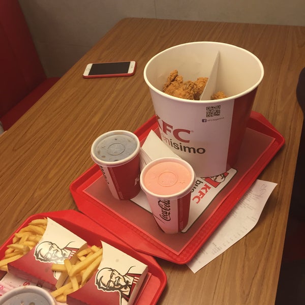 Photo prise au KFC par Franco R. le5/21/2015