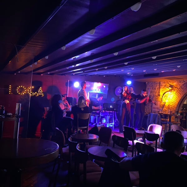 รูปภาพถ่ายที่ Loca Bistro &amp; Bar โดย Melis SyrN ❣. เมื่อ 10/9/2021