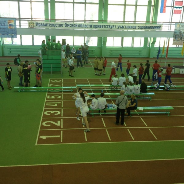 Манеж сибирский нефтяник омск. Легкоатлетический манеж омск. Манеж сибирский нефтяник. Сибирский нефтяник омск. Сибирский нефтяник омск.