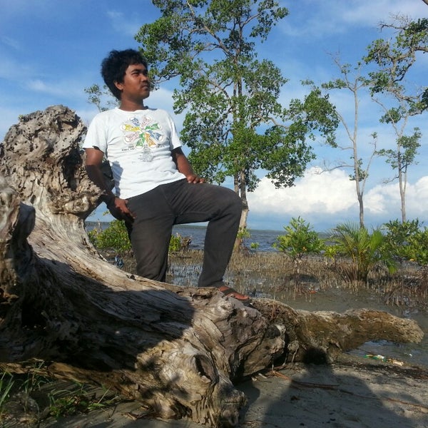 Photos At Pantai Kubu Kalimantan Tengah